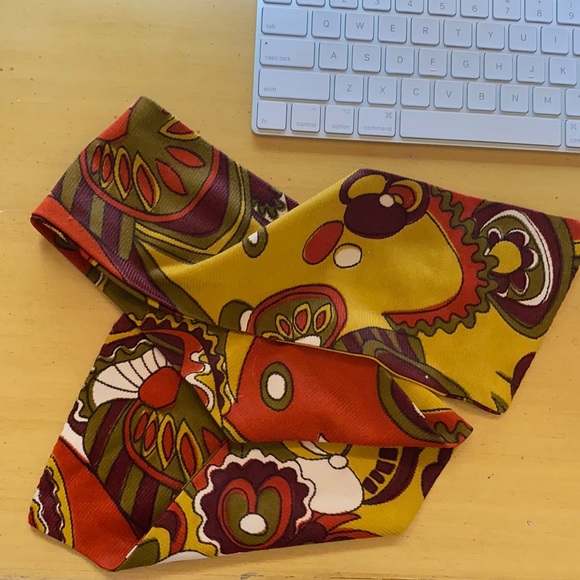 Vintage 70’s Small Psychedelic Boho Scarf - Picture 3 of 9